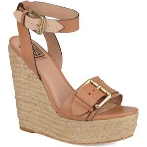 Pour La Victoire “Jaclyn” Wedge size 7.5